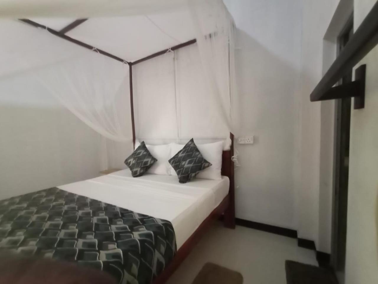 Ray Homestay Udawalawe Exterior photo