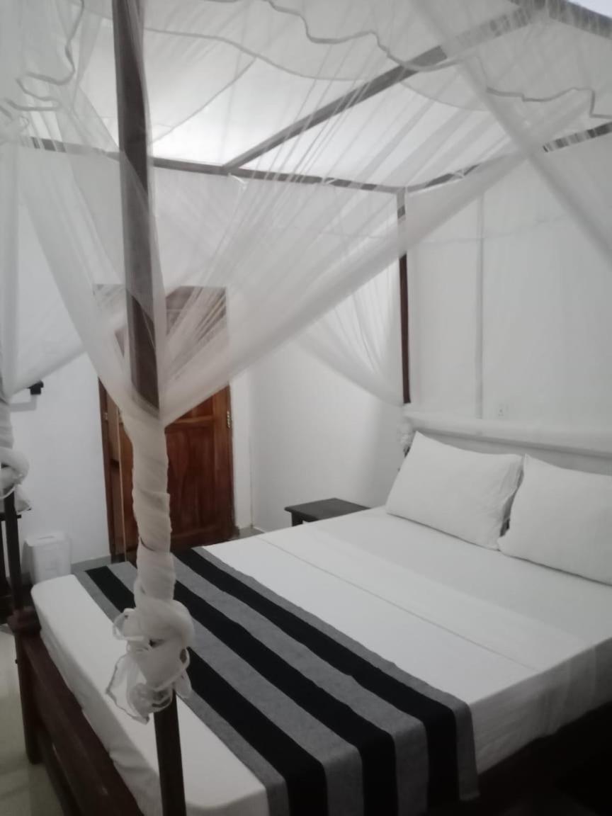 Ray Homestay Udawalawe Exterior photo